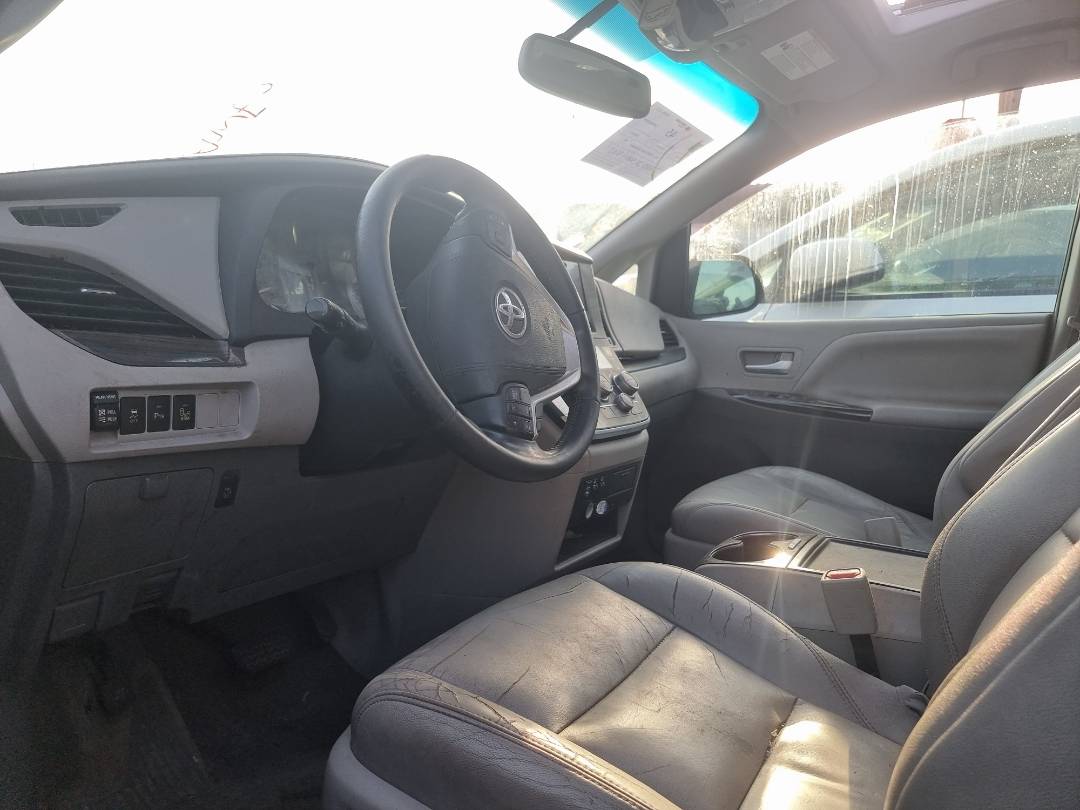 2015 TOYOTA SIENNA — 207787 Miles — Lot 686664 — Ind. 12 - Marhaba Auctions Used Cars - Image 7