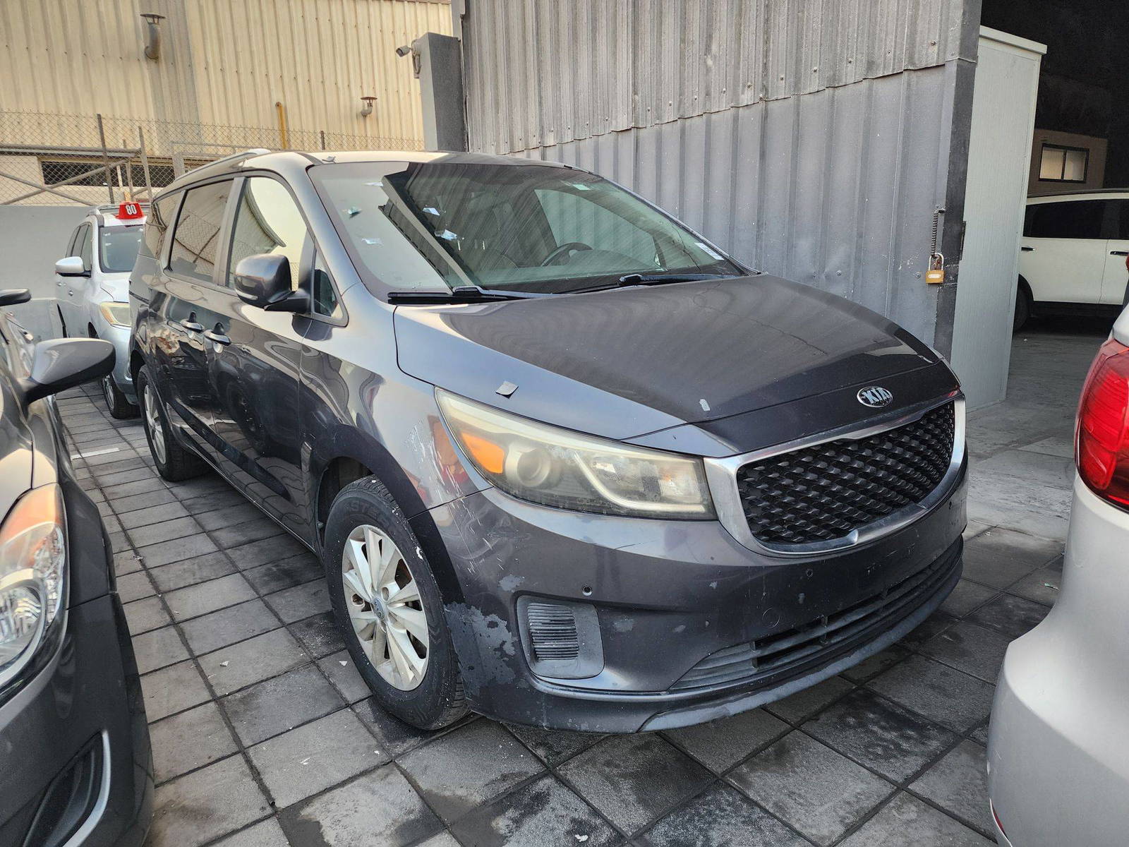 2017 KIA SEDONA — 144120 Miles — Lot 58873615 — Al Quoz - Marhaba Auctions Used Cars - Image 3