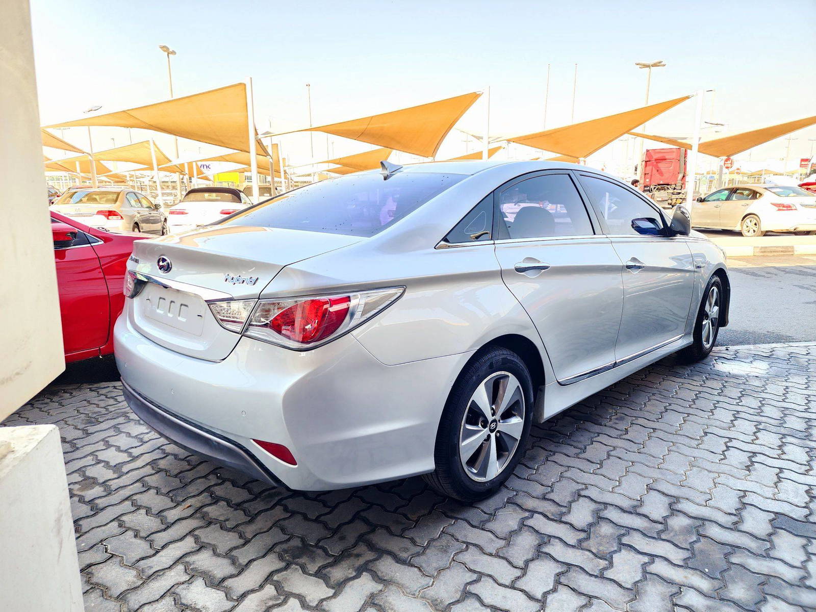 2012 HYUNDAI SONATA — 214451 KM — Lot 039005 — Souq - Marhaba Auctions Used Cars - Image 4