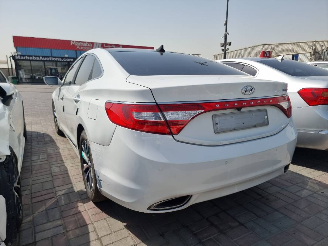 2011 HYUNDAI GRANDEUR — 215005 KM — Lot 032198 — Souq - Marhaba Auctions Used Cars - Image 5