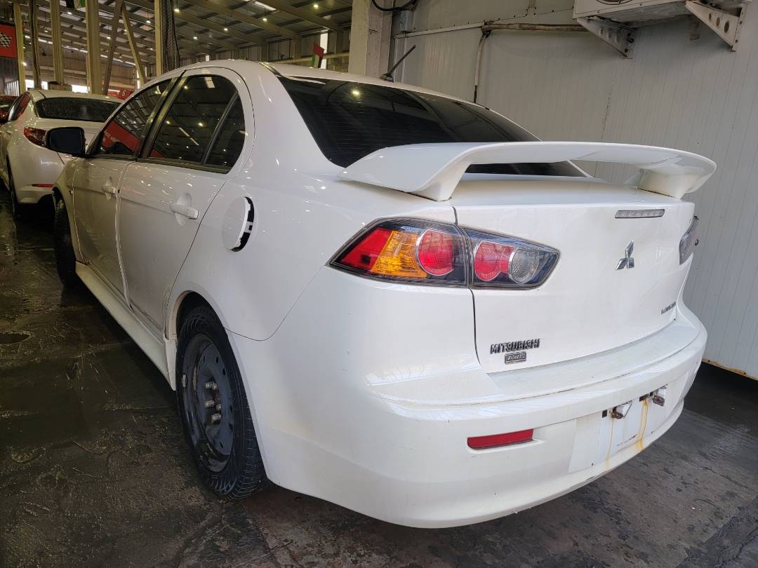 2015 MITSUBISHI LANCER — 262979 KM — Lot 12319502 — Main - Marhaba Auctions Used Cars - Image 5