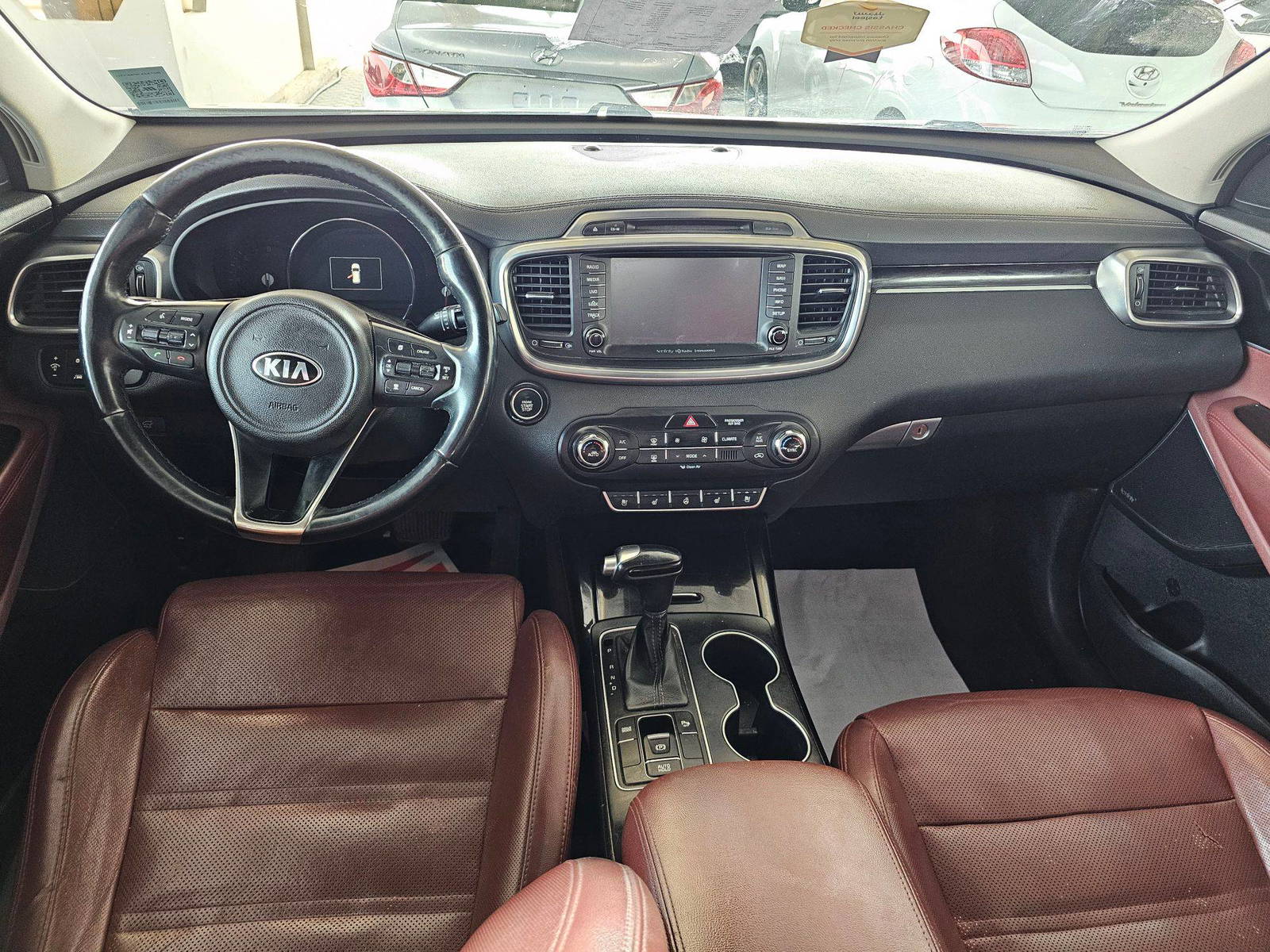 2017 KIA SORENTO — 133125 Miles — Lot 1HG284156 — Souq - Marhaba Auctions Used Cars - Image 7