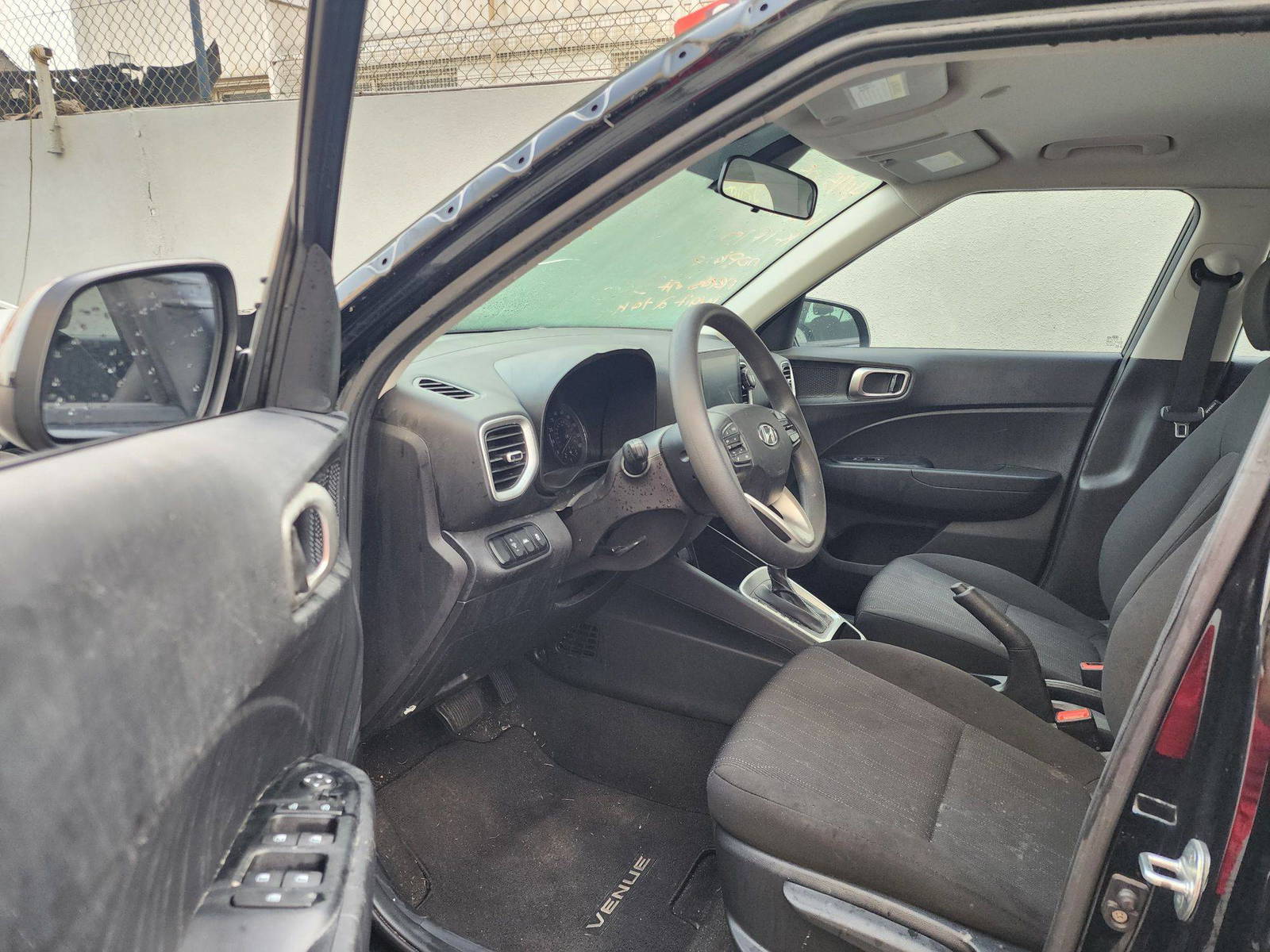 2022 HYUNDAI VENUE SEL — 35246 Miles — Lot 32020 — Main - Marhaba Auctions Used Cars - Image 5