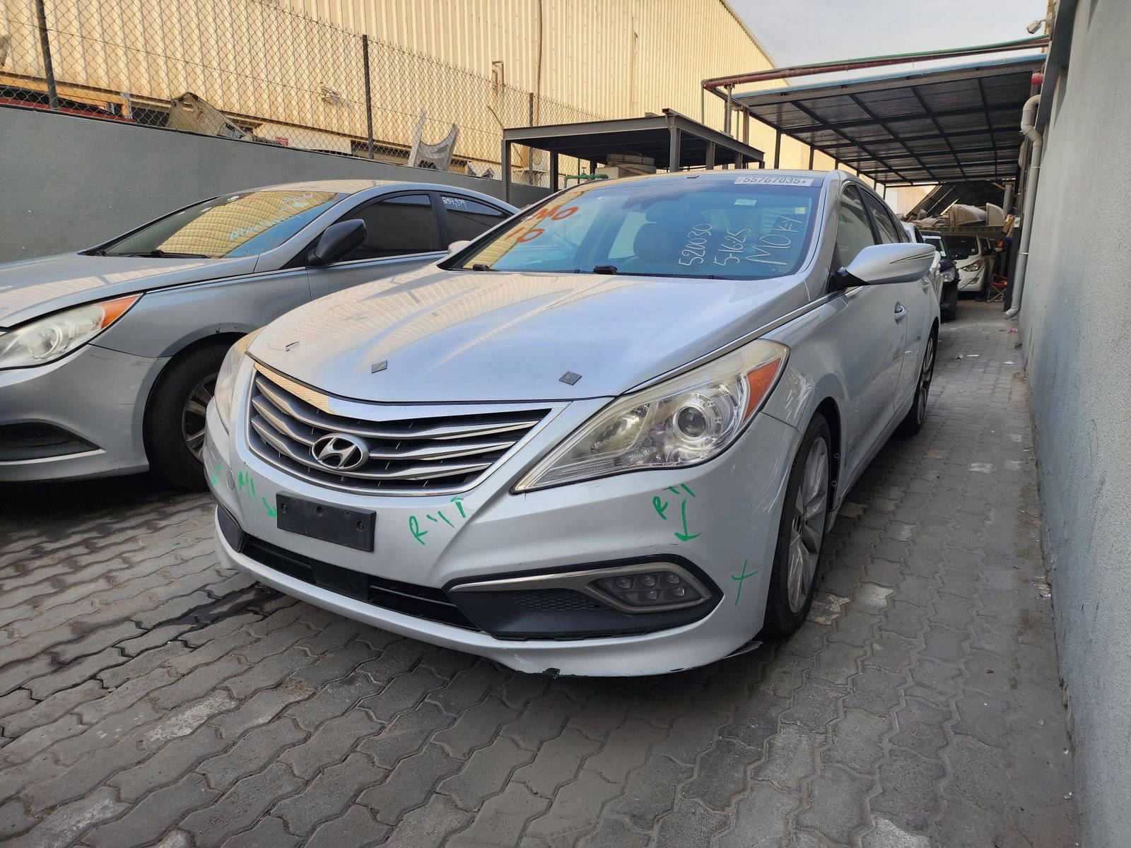 2016 HYUNDAI AZERA — 178029 Miles — Lot GA520030 — Al Quoz - Marhaba Auctions Used Cars - Image 4