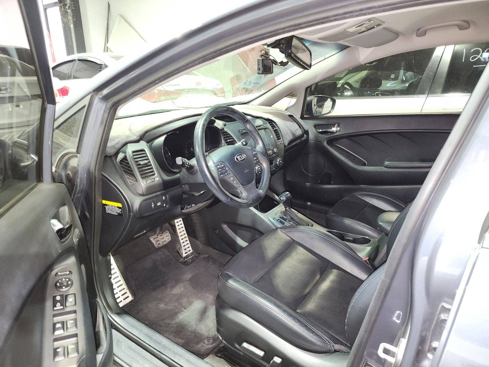 2013 KIA K3 — 226028 KM — Lot 024596 — Souq - Marhaba Auctions Used Cars - Image 7