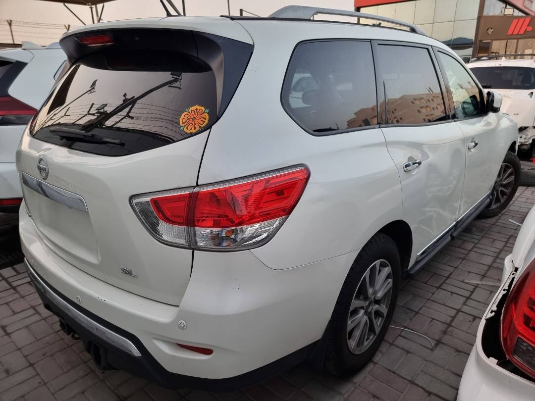 2015 NISSAN PATHFINDER — 121043 Miles — Lot 214578 — Ind. 12 - Marhaba Auctions Used Cars - Image 4