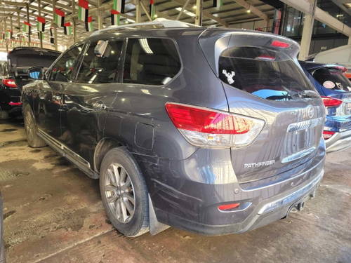 2013 NISSAN PATHFINDER for sale at Marhaba Auctions