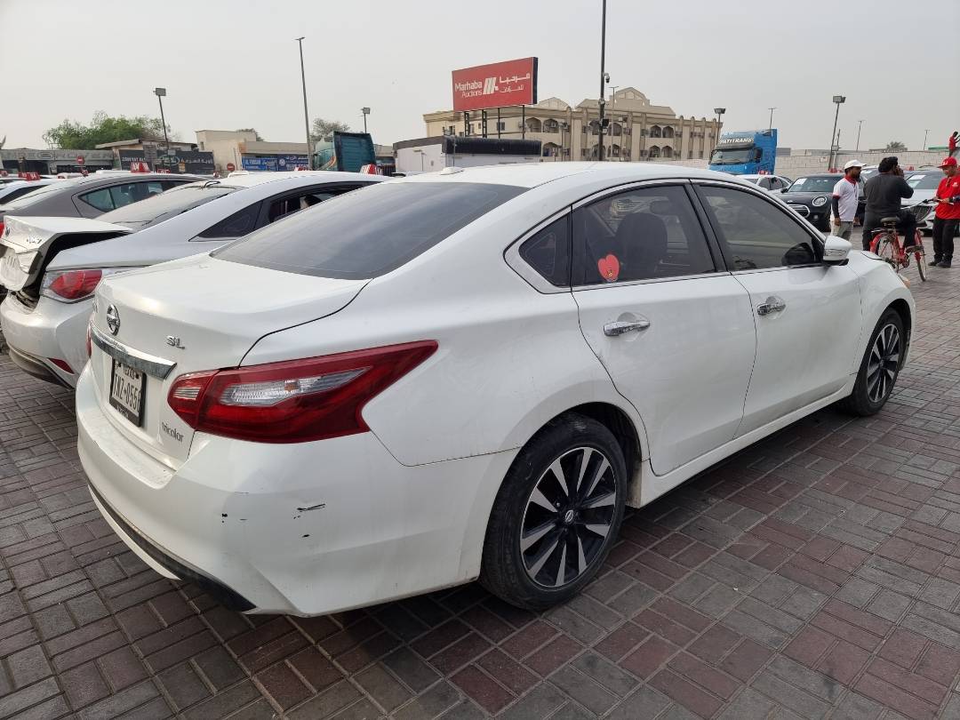 2018 NISSAN ALTIMA — 173219 Miles — Lot 215487 — Ind. 12 - Marhaba Auctions Used Cars - Image 4