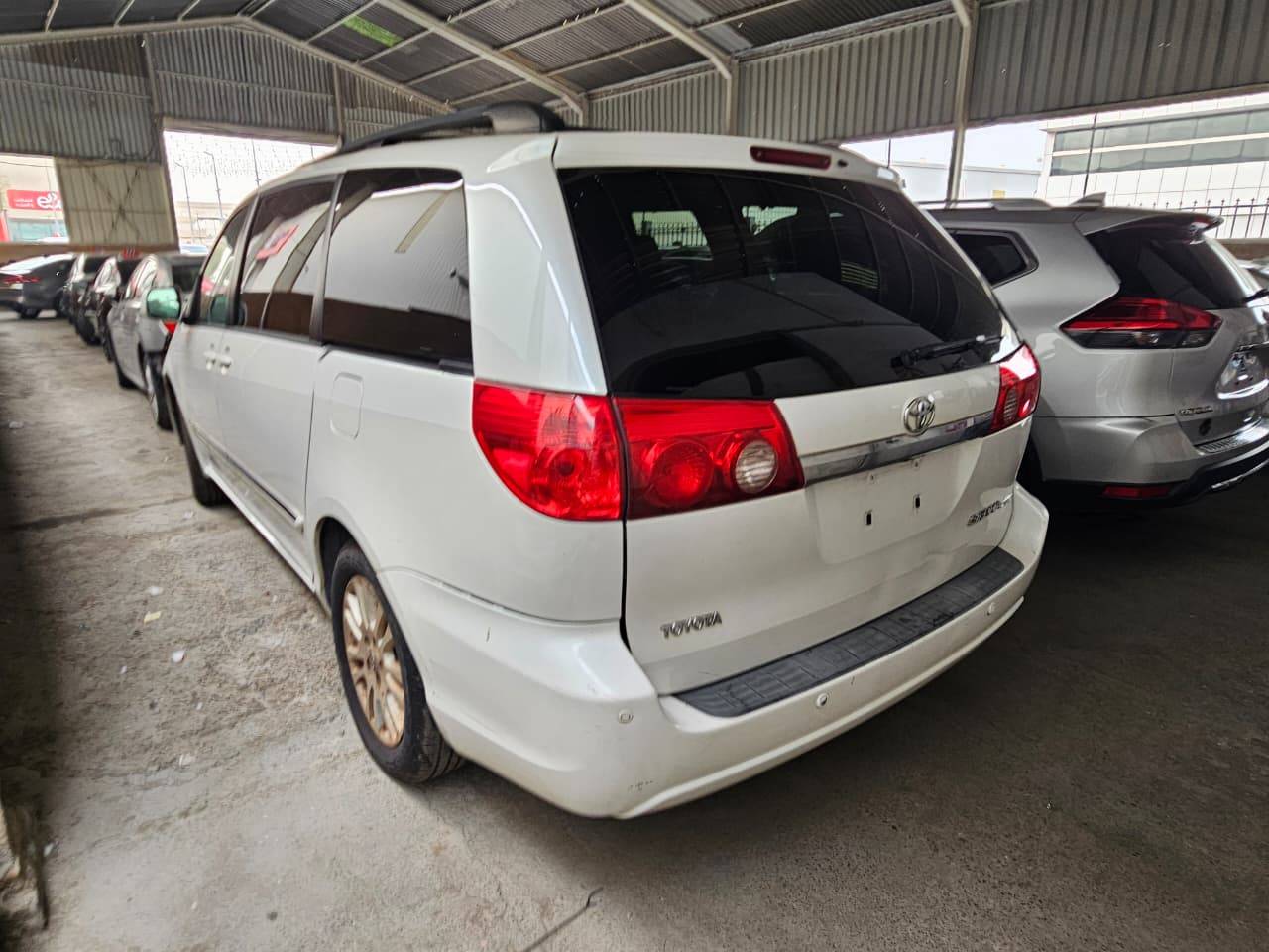 2008 TOYOTA SIENNA — 302029 Miles — Lot 8S137990 — Main - Marhaba Auctions Used Cars - Image 5