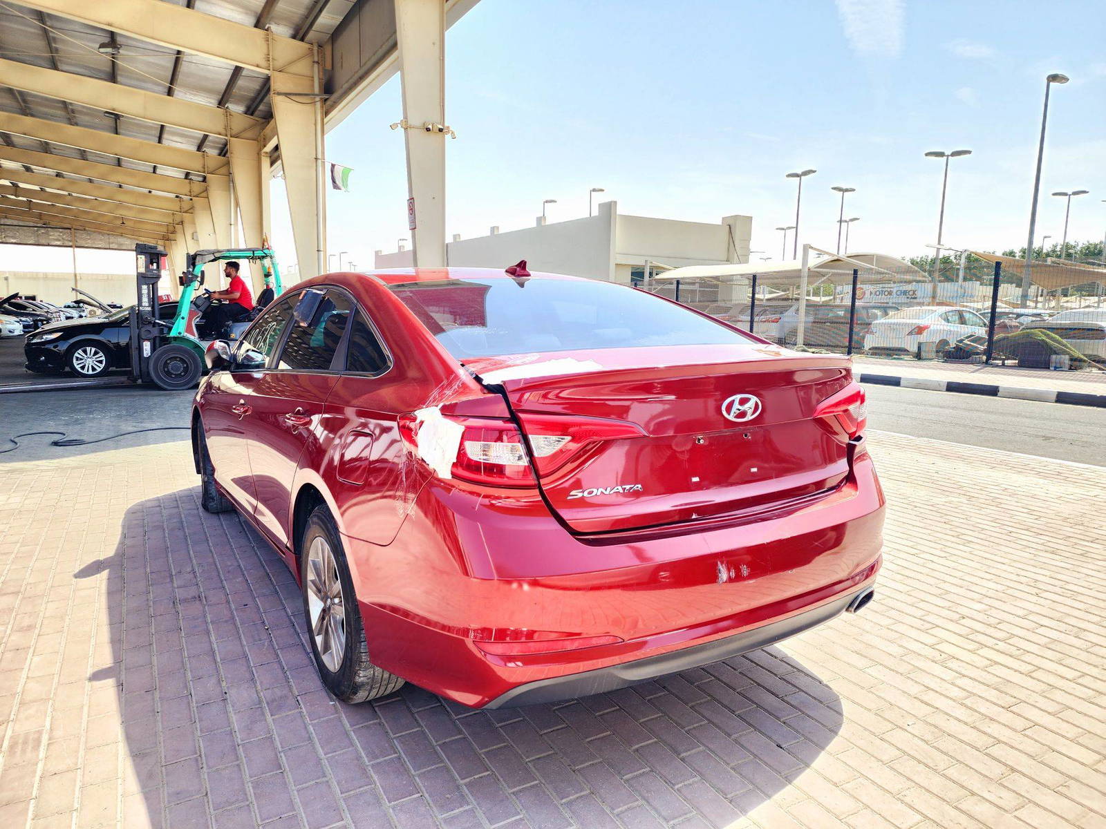 2015 HYUNDAI SONATA — 168528 Miles — Lot 84596544 — Souq - Marhaba Auctions Used Cars - Image 5