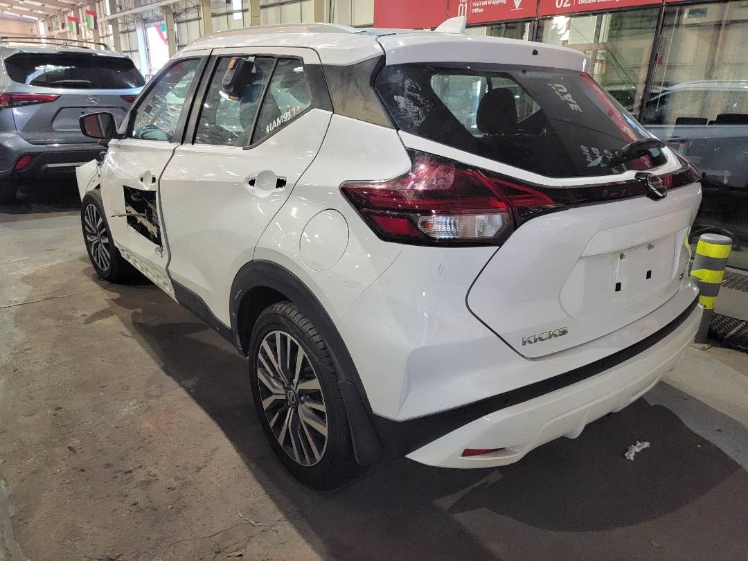 2021 NISSAN KICKS — 63545 Miles — Lot 40752257 — Main - Marhaba Auctions Used Cars - Image 5