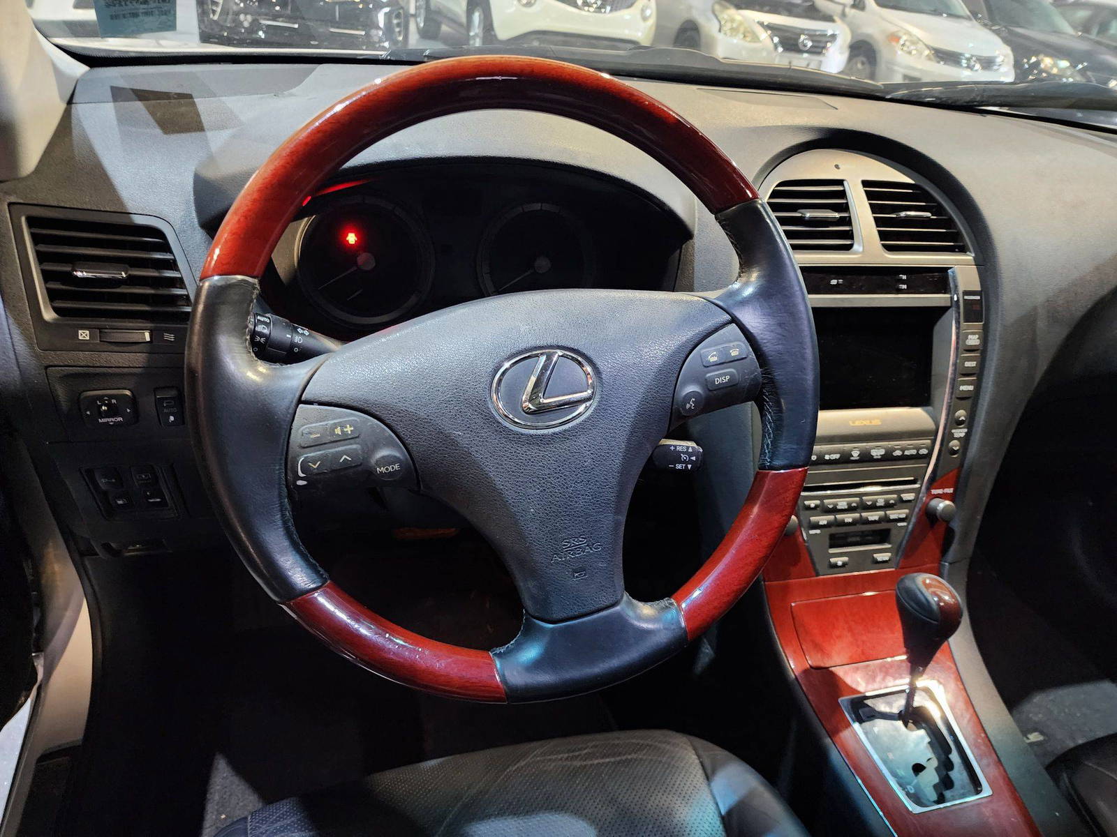 2009 LEXUS ES 350 — 215235 KM — Lot 335774 — Souq - Marhaba Auctions Used Cars - Image 10