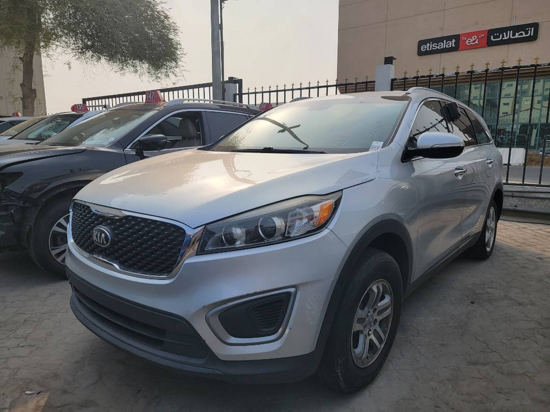 2017 KIA SORENTO — 198916 Miles — Lot 38890912 — Souq - Marhaba Auctions Used Cars - Image 5