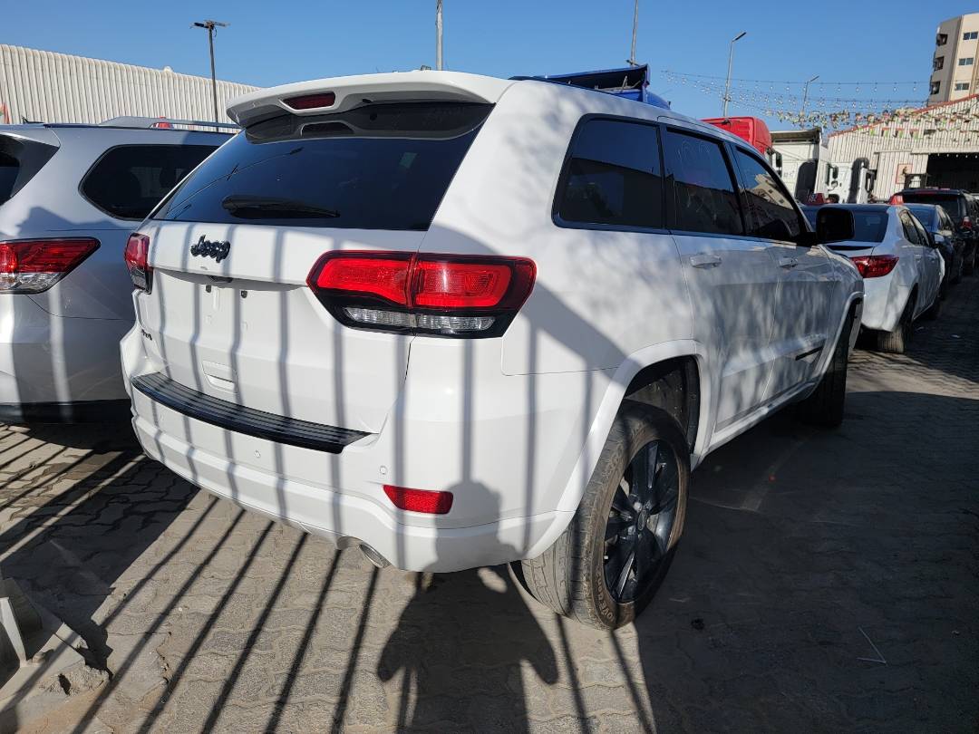 2018 JEEP GRAND CHEROKEE LAREDO — 125654 Miles — Lot C123035 — Main - Marhaba Auctions Used Cars - Image 3