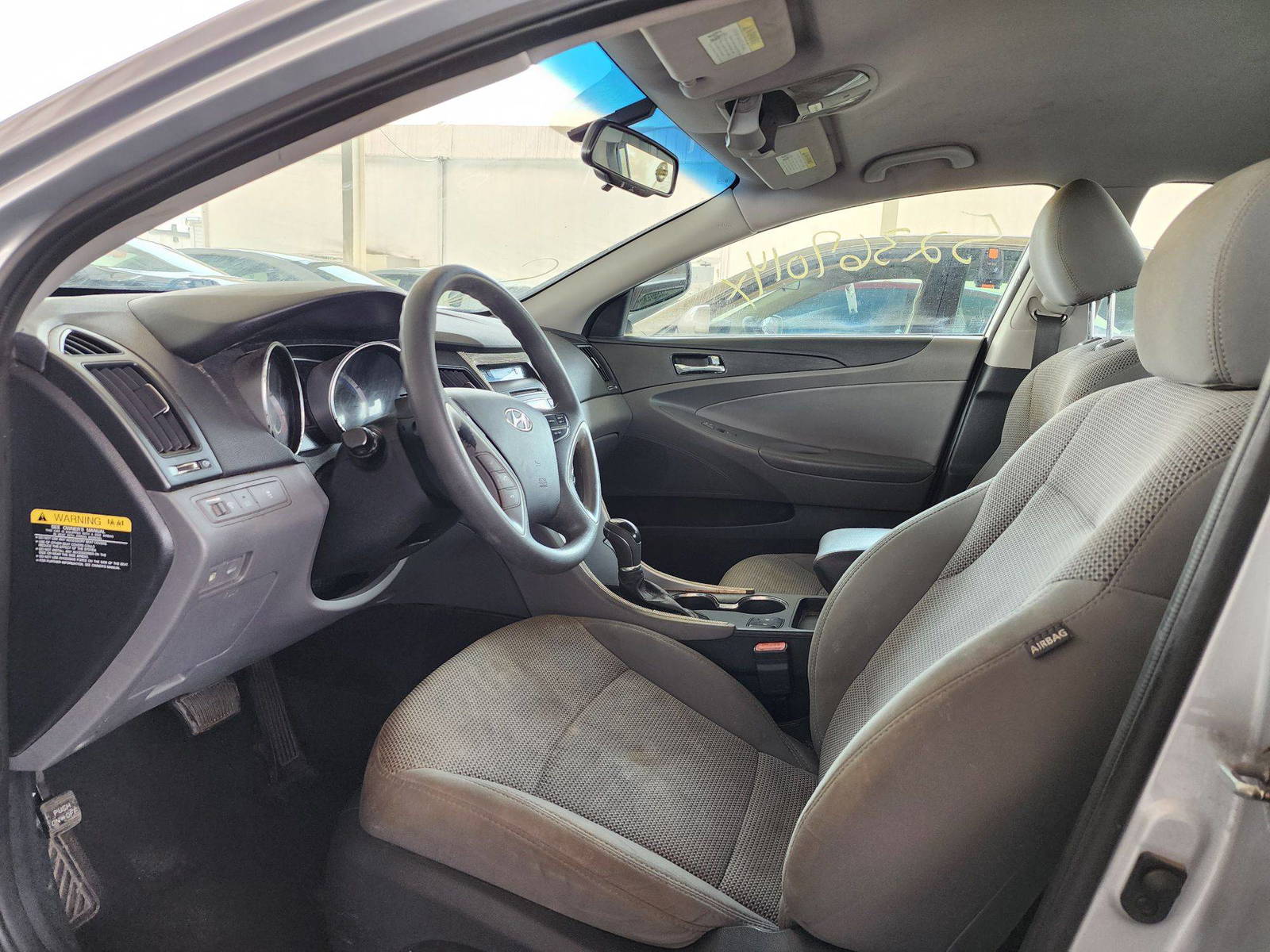 2013 HYUNDAI SONATA — 124305 Miles — Lot 23368 — Souq - Marhaba Auctions Used Cars - Image 8