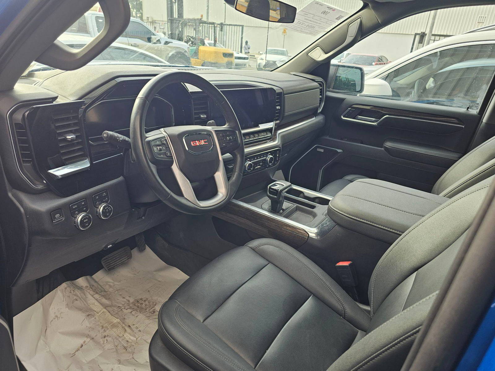 2023 GMC SIERRA — sold — 43190 Miles — Lot 80555605 — Main - Marhaba Auctions Used Cars - Image 7