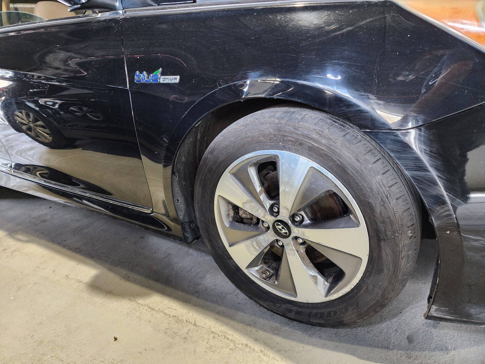2011 HYUNDAI SONATA — 173481 Miles — Lot 73423774 — Al Quoz - Marhaba Auctions Used Cars - Image 15