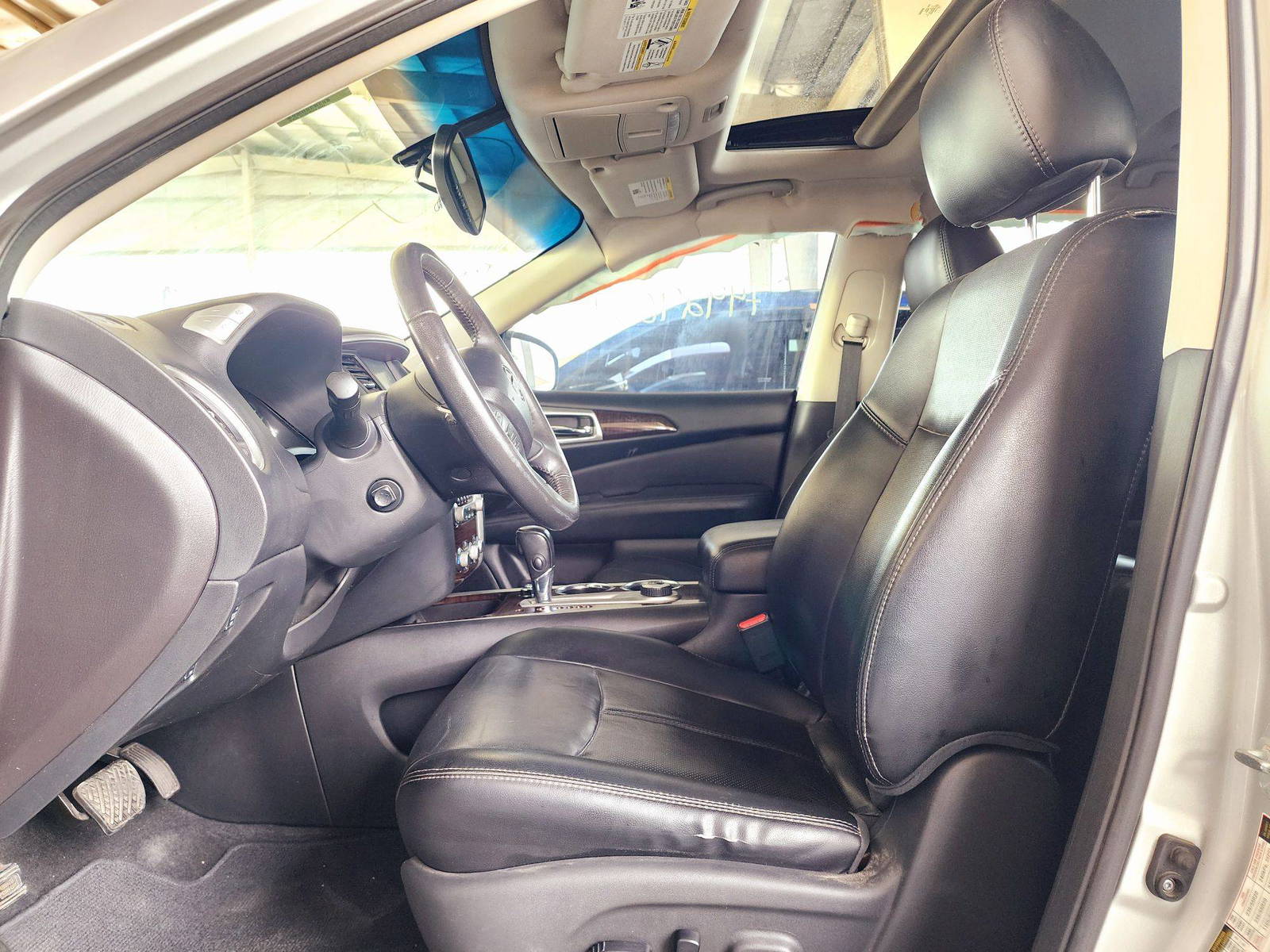 2015 NISSAN PATHFINDER — 171270 Miles — Lot M6FC651669 — Souq - Marhaba Auctions Used Cars - Image 9
