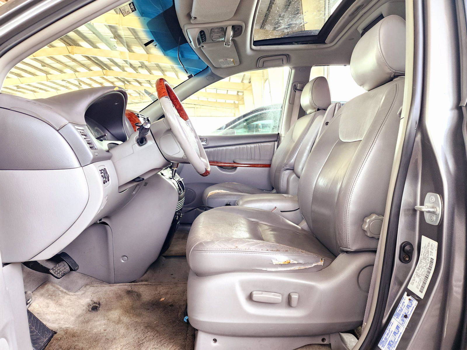 2004 TOYOTA SIENNA — 247231 Miles — Lot 40250755 — Souq - Marhaba Auctions Used Cars - Image 10