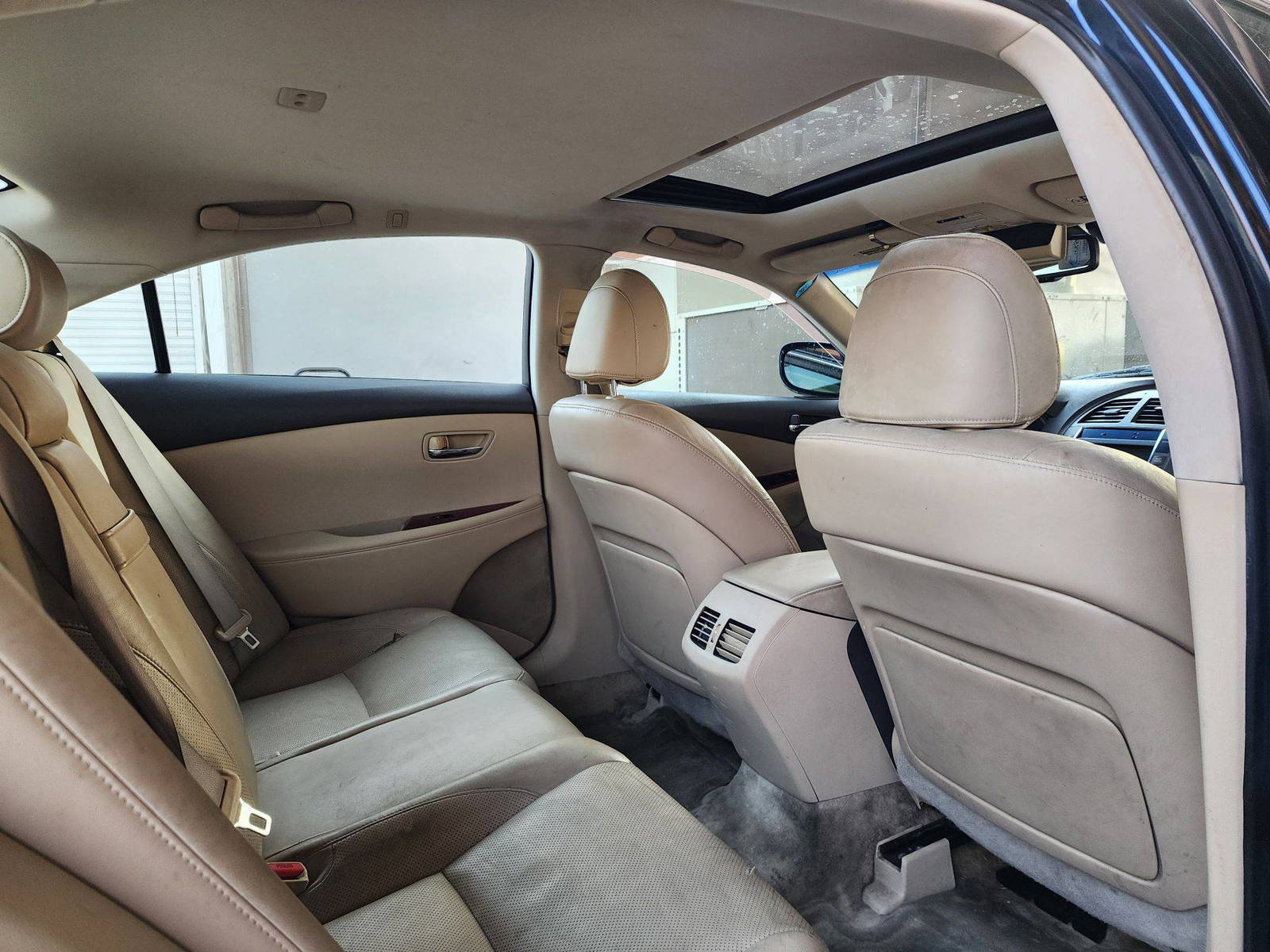 2007 LEXUS ES 350 — 191463 Miles — Lot 19339 — Souq - Marhaba Auctions Used Cars - Image 6