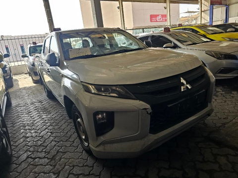 MITSUBISHI pickup
