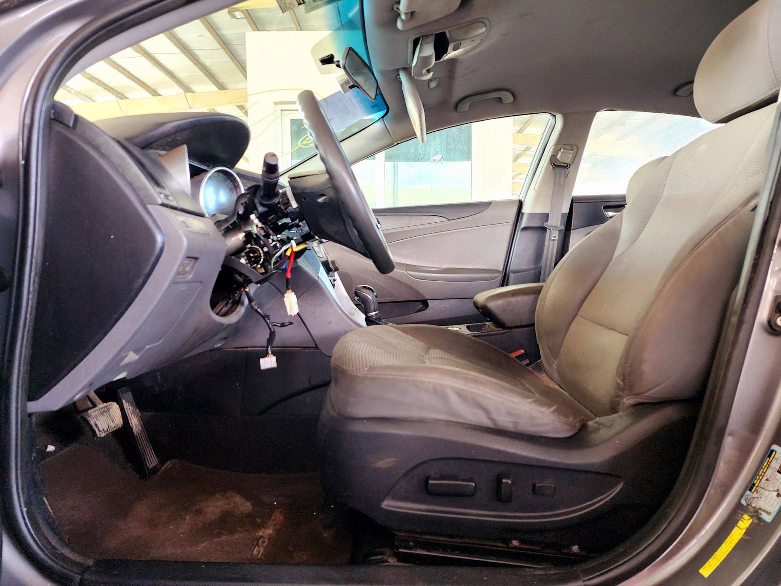2011 HYUNDAI SONATA — 229024 Miles — Lot 67131764 — Souq - Marhaba Auctions Used Cars - Image 8