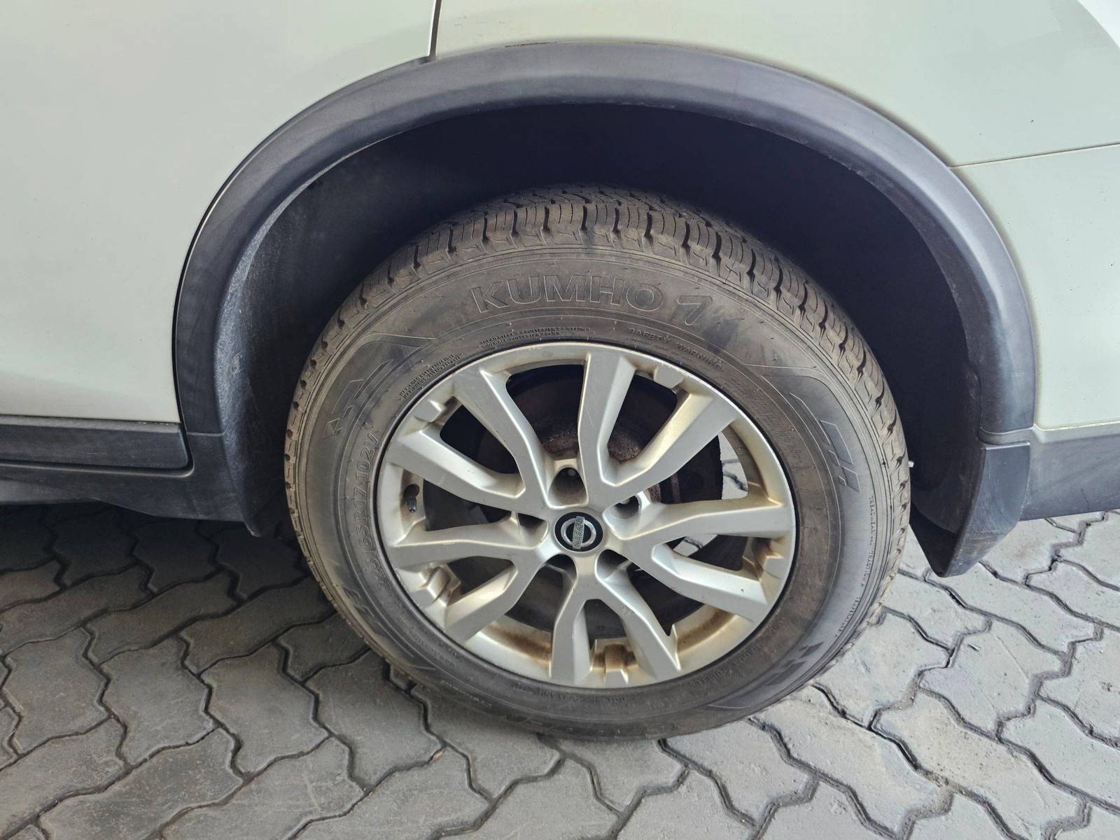 NISSAN ROGUE 2017 - Marhaba Auction Used Cars - Image 10