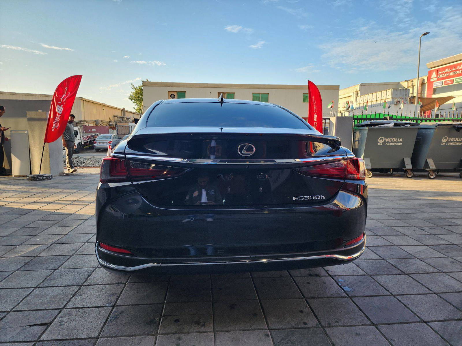2023 LEXUS ES 300H — 31323 KM — Lot 37321332 — Souq - Marhaba Auctions Used Cars - Image 7