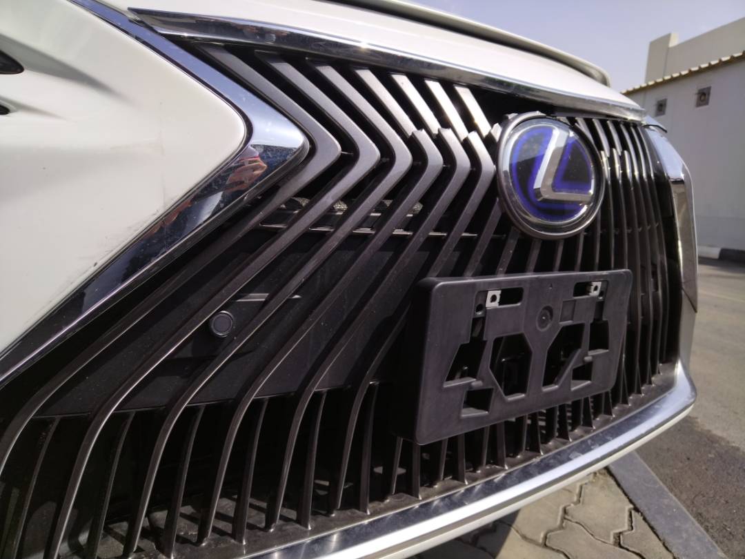 2021 LEXUS ES 300H — 27784 Miles — Lot 37629301 - Marhaba Auctions Used Cars - Image 4