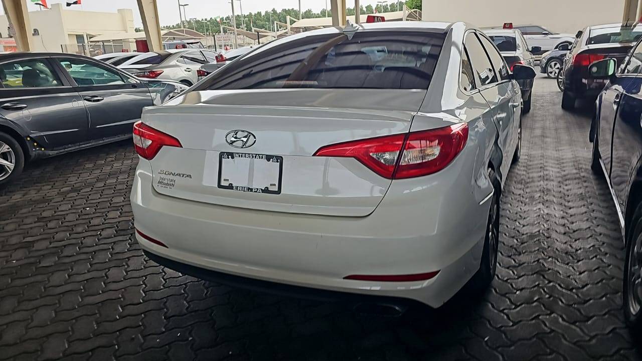 2017 HYUNDAI SONATA — 147880 Miles — Lot 4AF2HH544184 — Souq - Marhaba Auctions Used Cars - Image 4