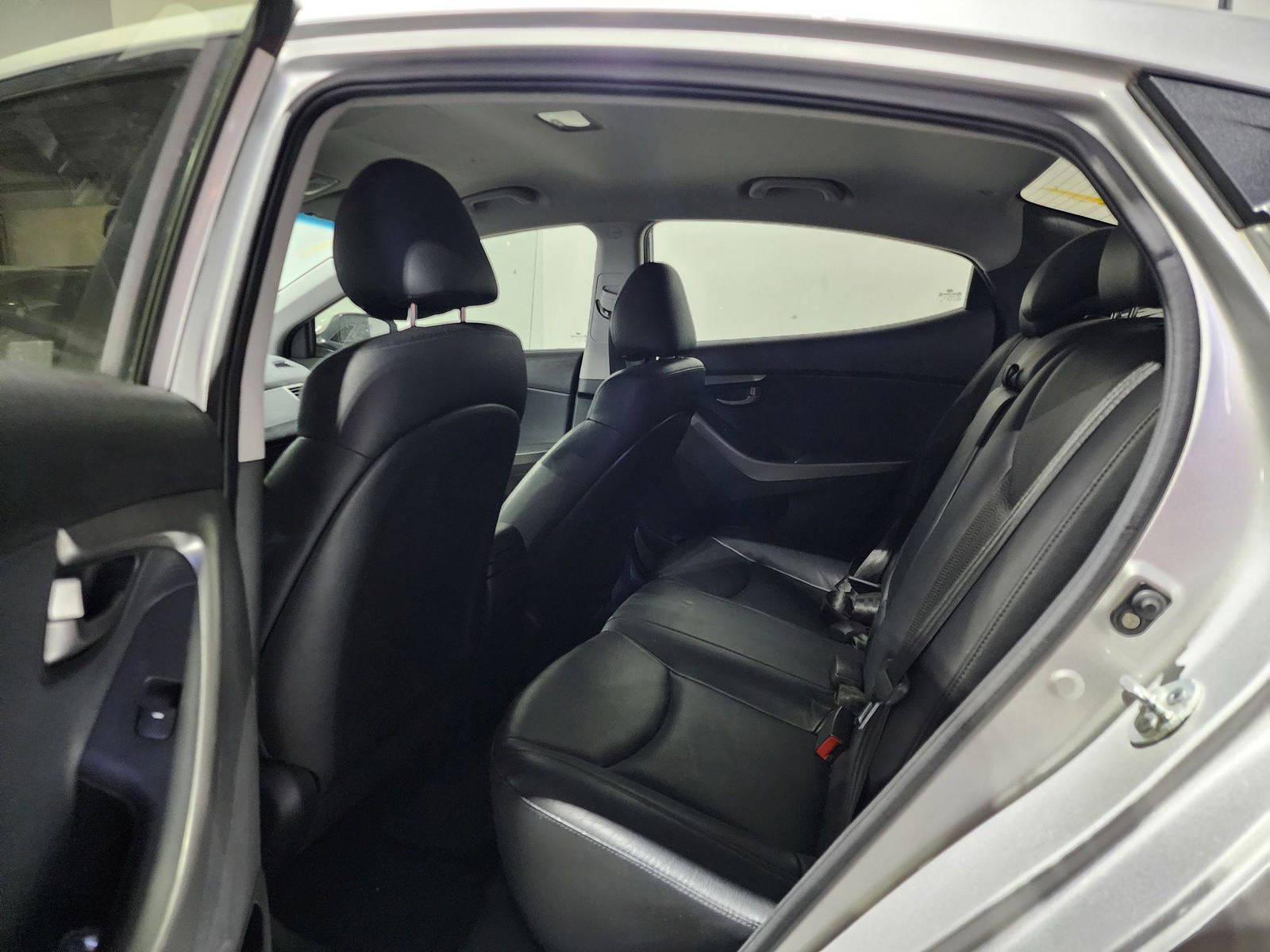 HYUNDAI AVANTE 2011 - Marhaba Auction Used Cars - Image 7