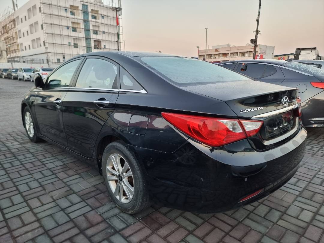 2011 HYUNDAI SONATA — 262091 KM — Lot 125487 — Souq - Marhaba Auctions Used Cars - Image 5