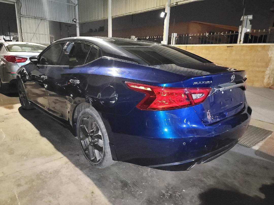 NISSAN MAXIMA