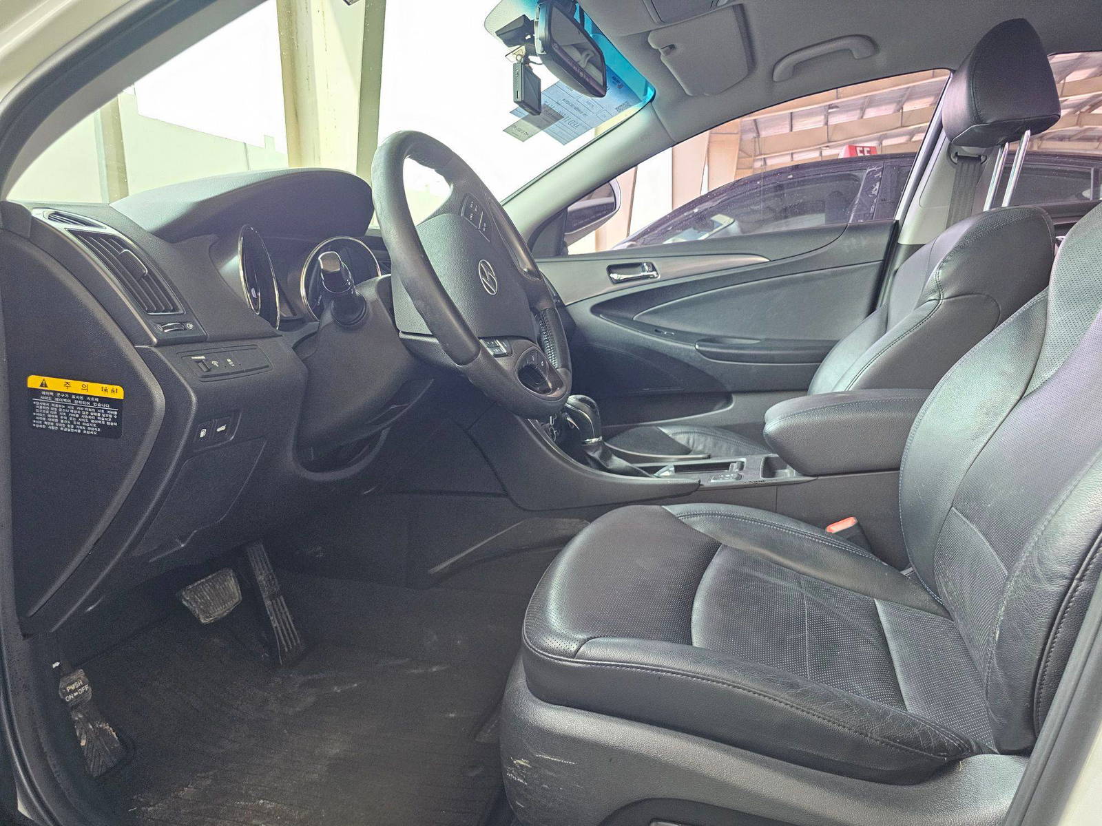 2012 HYUNDAI SONATA — 243989 KM — Lot 029166 — Souq - Marhaba Auctions Used Cars - Image 8