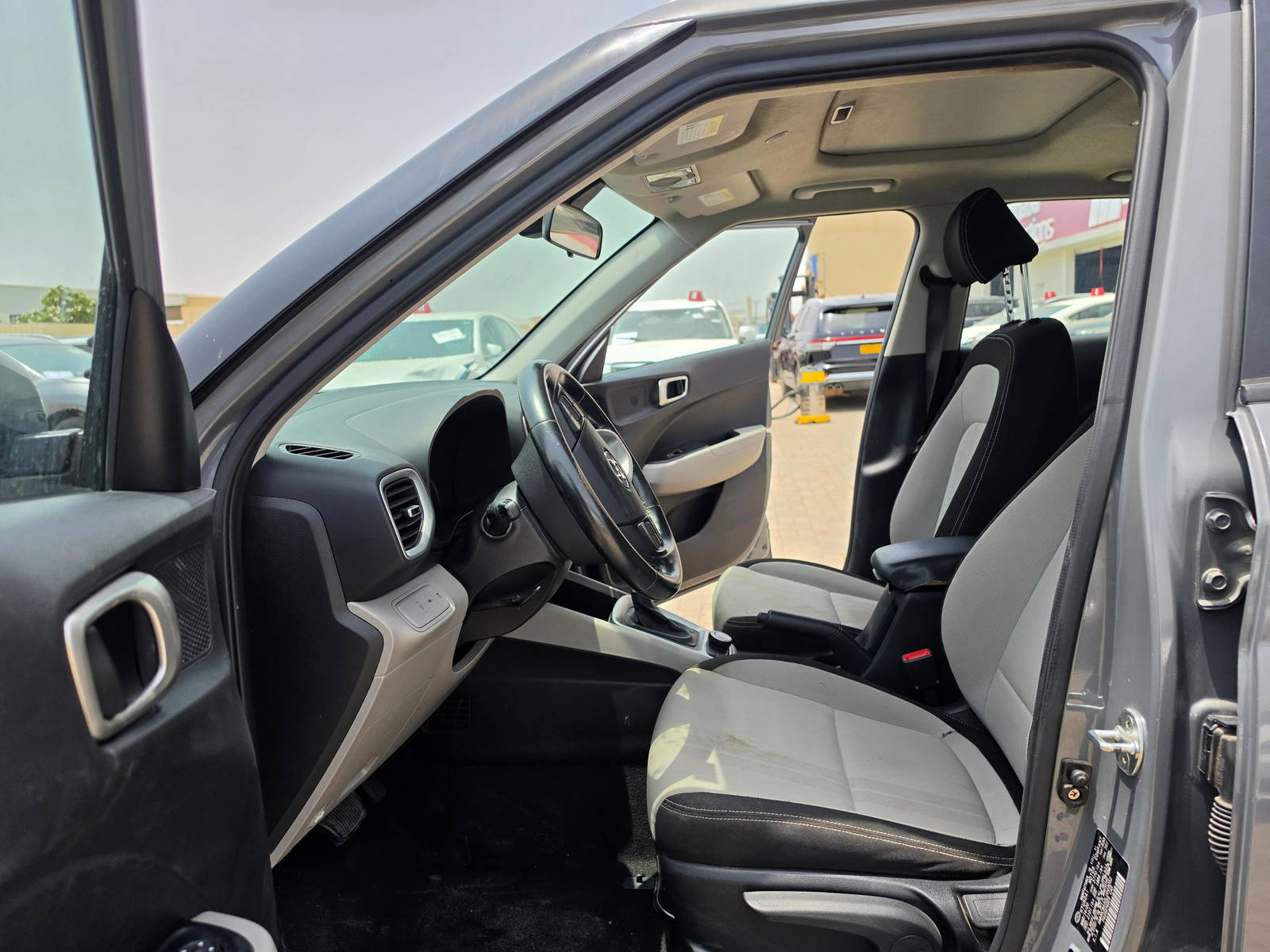 2020 HYUNDAI VENUE SEL — 130831 Miles — Lot 049052 - Marhaba Auctions Used Cars - Image 8