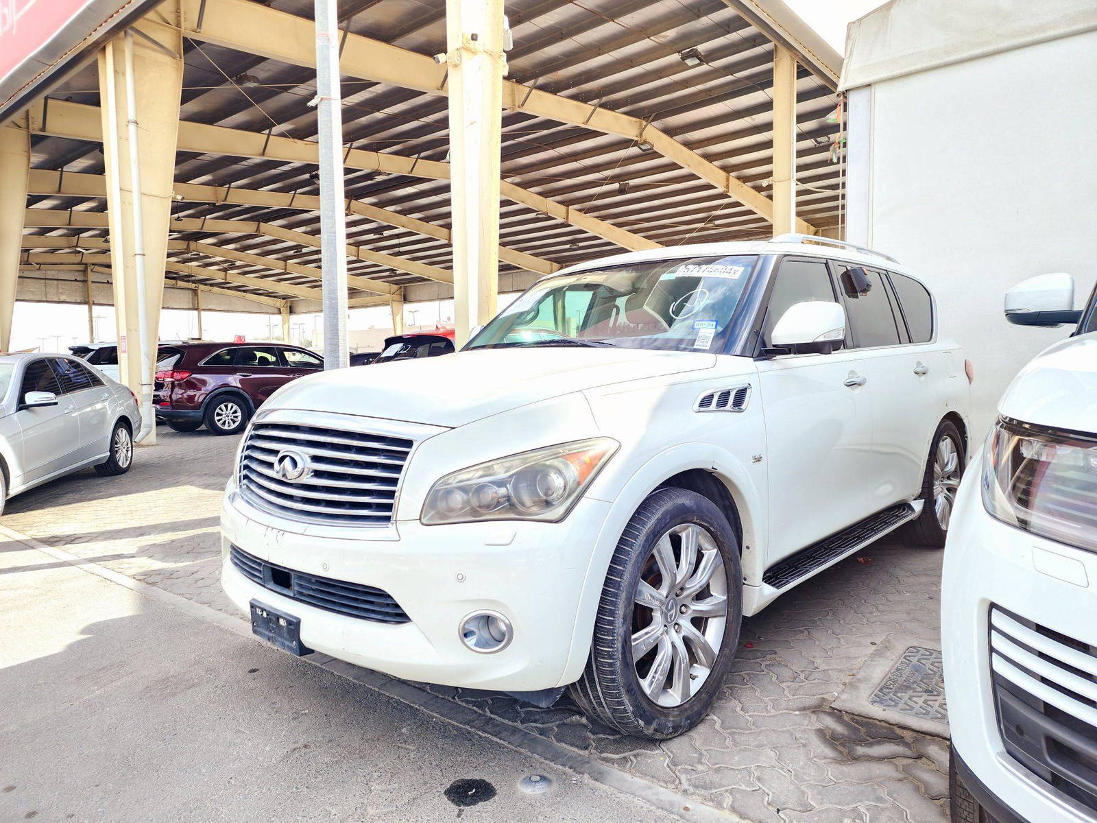 2014 INFINITI QX80 — 168756 Miles — Lot 57174604 — Souq - Marhaba Auctions Used Cars - Image 4