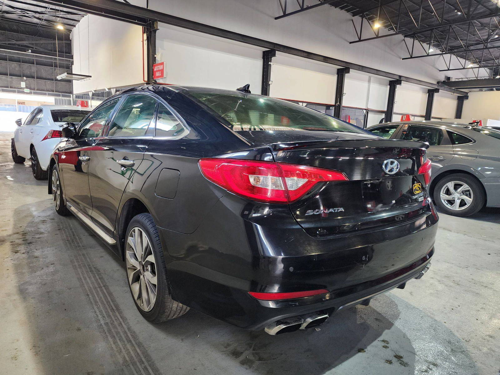 2015 HYUNDAI SONATA — 134055 Miles — Lot 27232 — Al Quoz - Marhaba Auctions Used Cars - Image 3