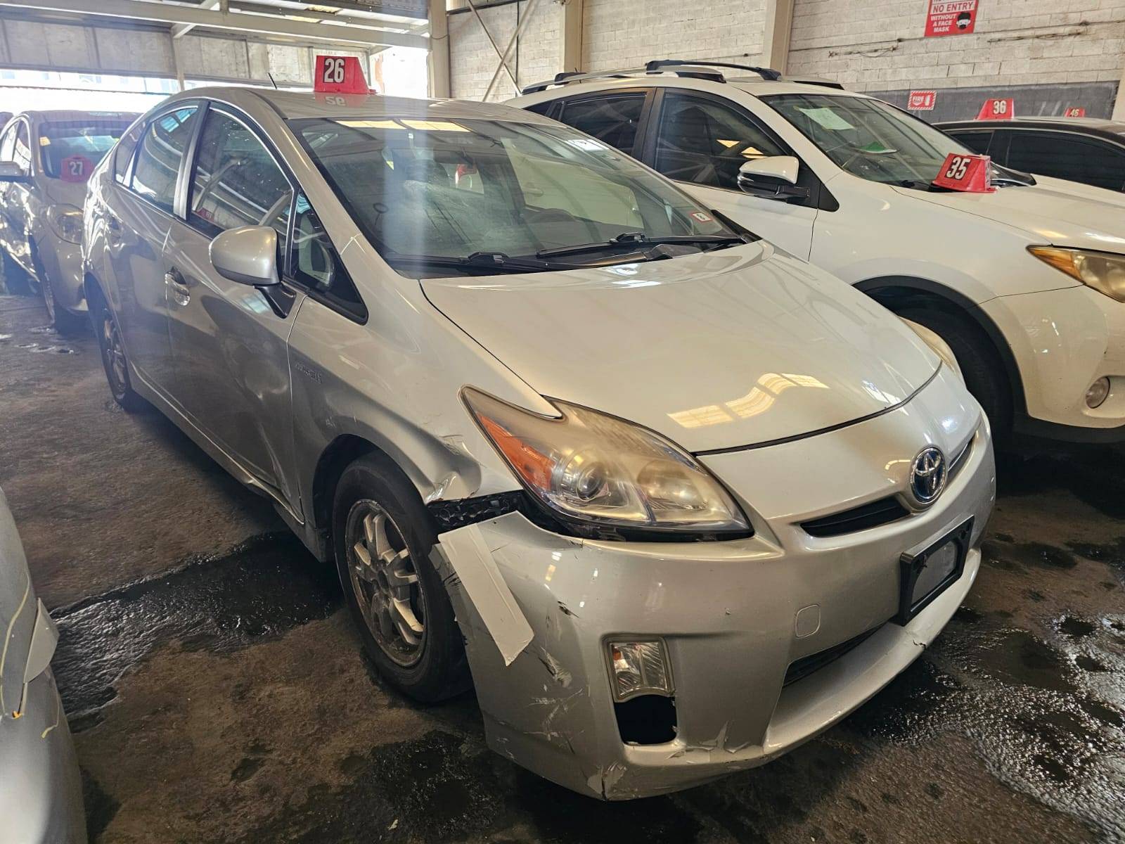 Toyota Prius 2010 view 2