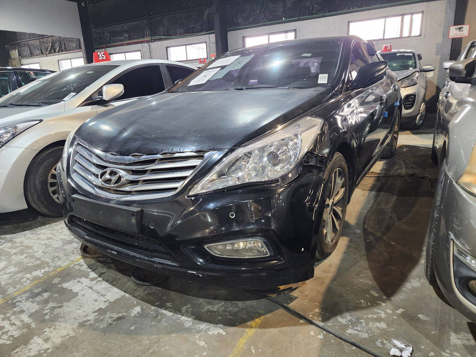 2011 HYUNDAI GRANDEUR — 112658 KM — Lot 027928 — Al Quoz - Marhaba Auctions Used Cars - Image 4
