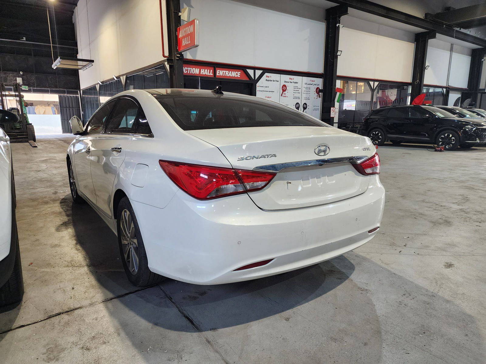 2014 HYUNDAI SONATA — 185251 KM — Lot 591116 — Al Quoz - Marhaba Auctions Used Cars - Image 4
