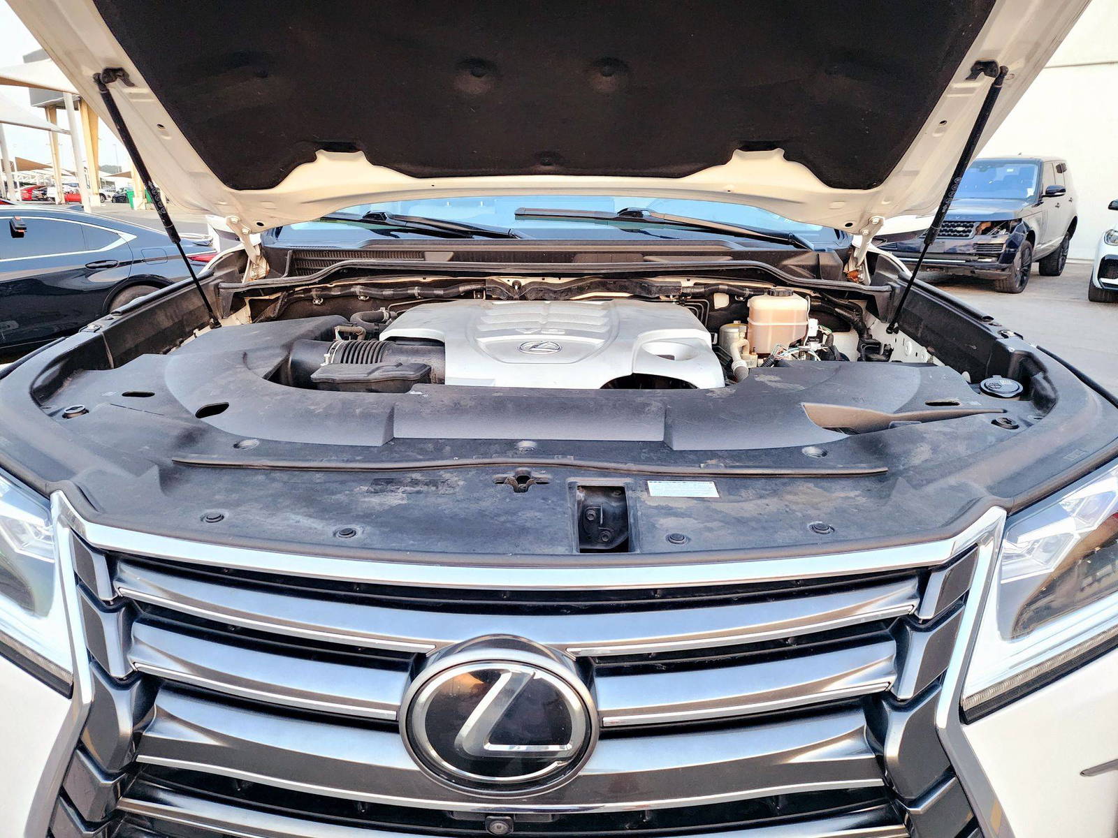 2018 LEXUS LX 570 — 121496 Miles — Lot J4262959 — Souq - Marhaba Auctions Used Cars - Image 12