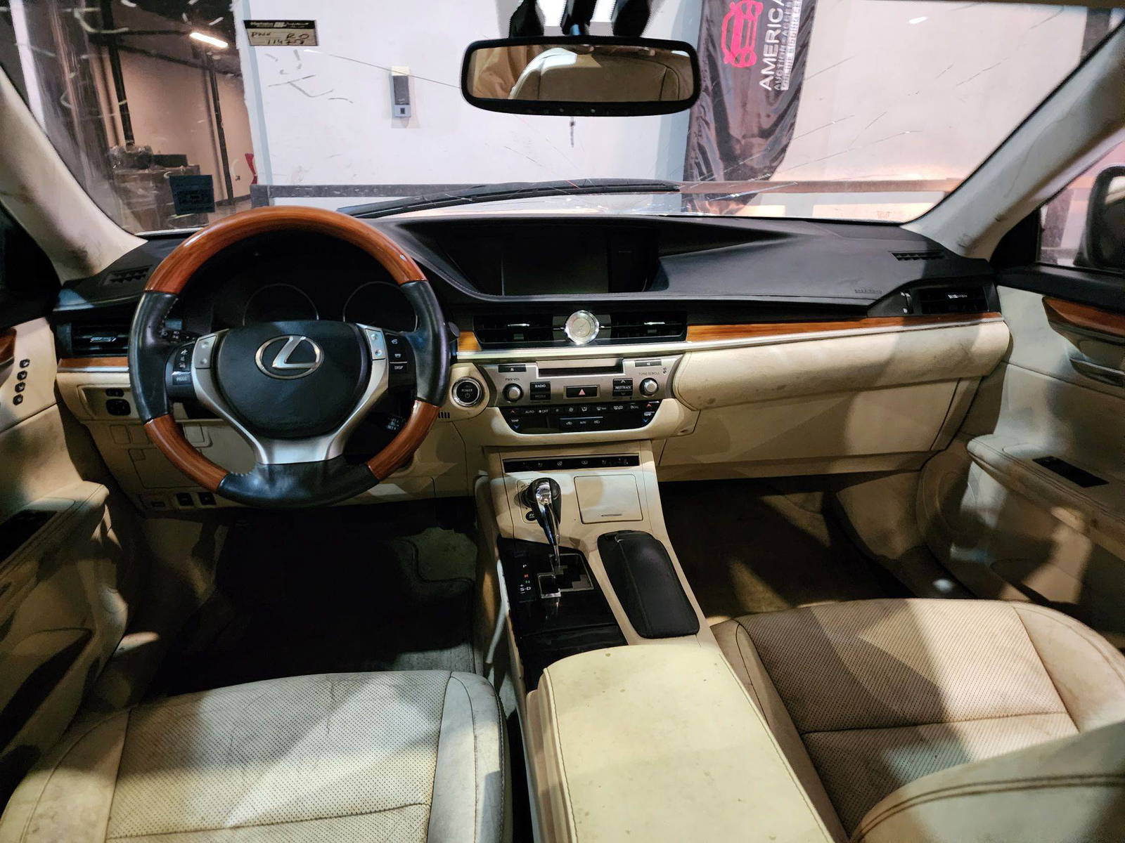 2014 LEXUS ES 300H — 114758 Miles — Lot E2045405 — Al Quoz - Marhaba Auctions Used Cars - Image 7