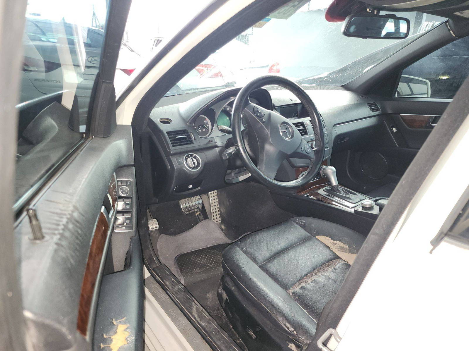 MERCEDES BENZ C300 2011 - Marhaba Auction Used Cars - Image 9