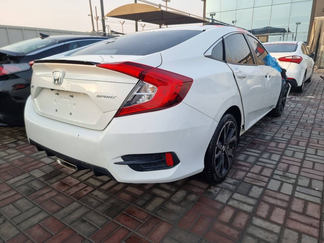 2019 HONDA CIVIC — 93572 Miles — Lot 545068 — Ind. 12 - Marhaba Auctions Used Cars - Image 4