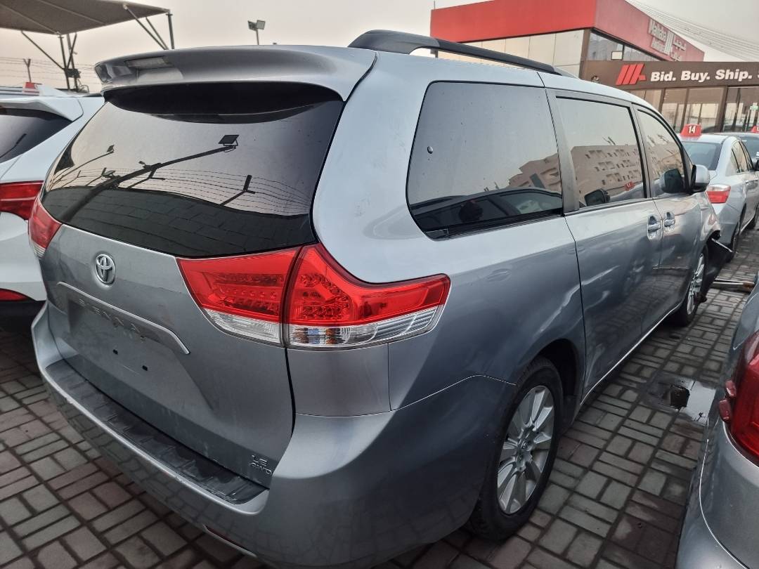2011 TOYOTA SIENNA — 258963 Miles — Lot 124587 — Ind. 12 - Marhaba Auctions Used Cars - Image 3