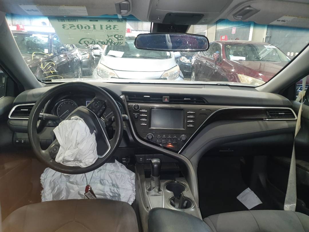 2018 TOYOTA CAMRY — 189205 Miles — Lot U563220 — Main - Marhaba Auctions Used Cars - Image 9