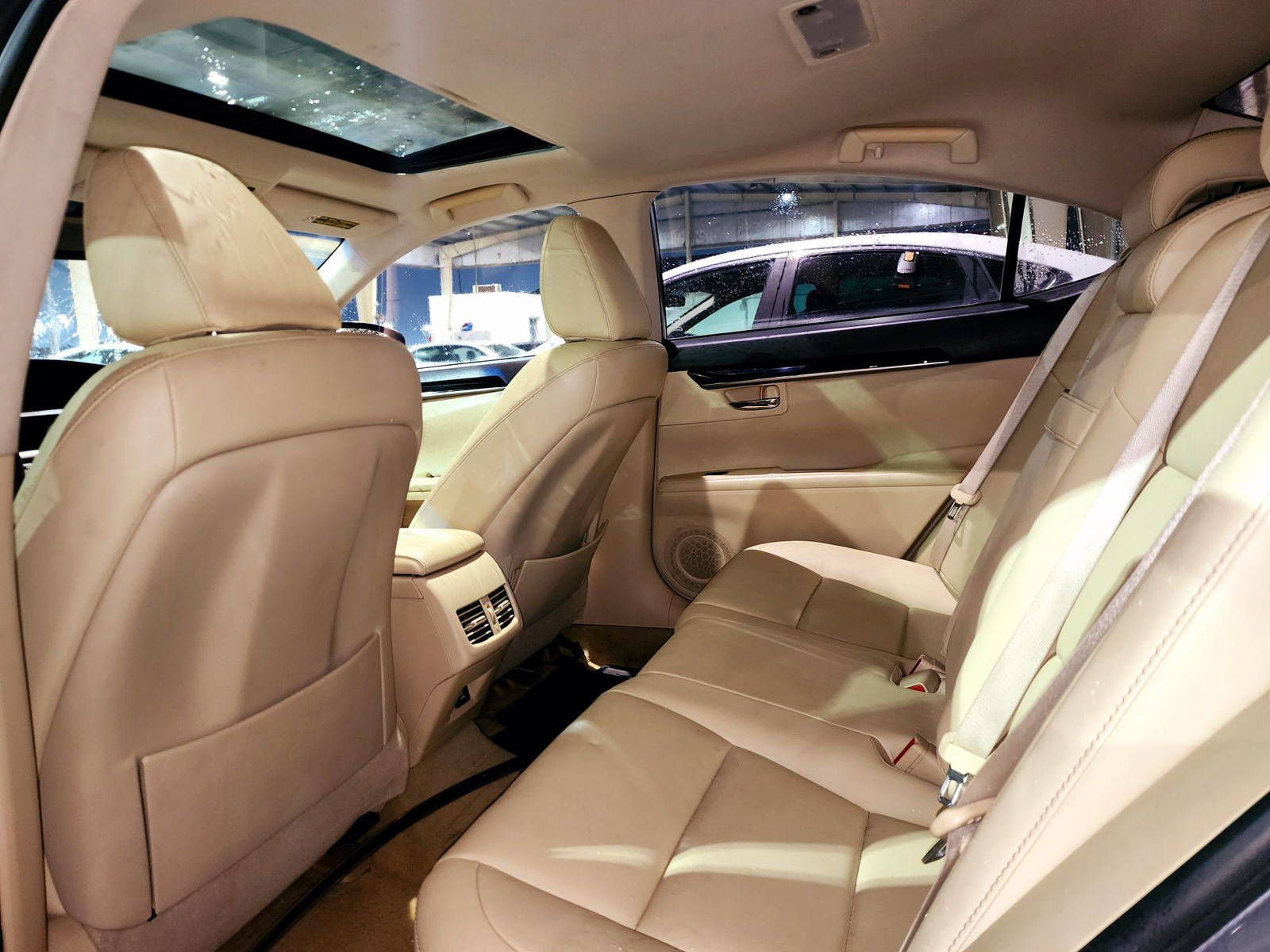 2013 LEXUS ES 350 — 148914 Miles — Lot 2078936 — Souq - Marhaba Auctions Used Cars - Image 6