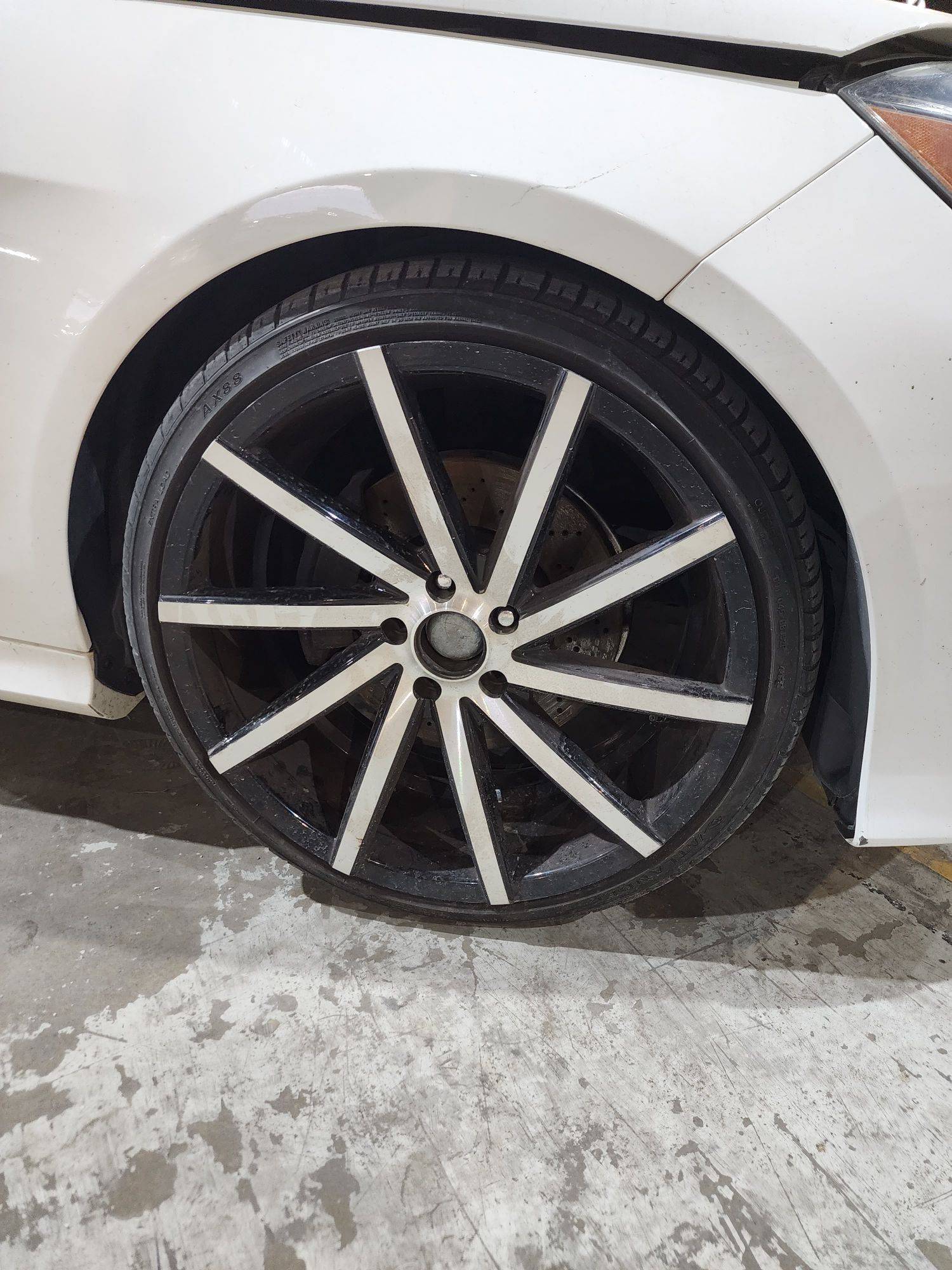 2014 MERCEDES BENZ E 350 — 130253 Miles — Lot 6EA885096 — Souq - Marhaba Auctions Used Cars - Image 12