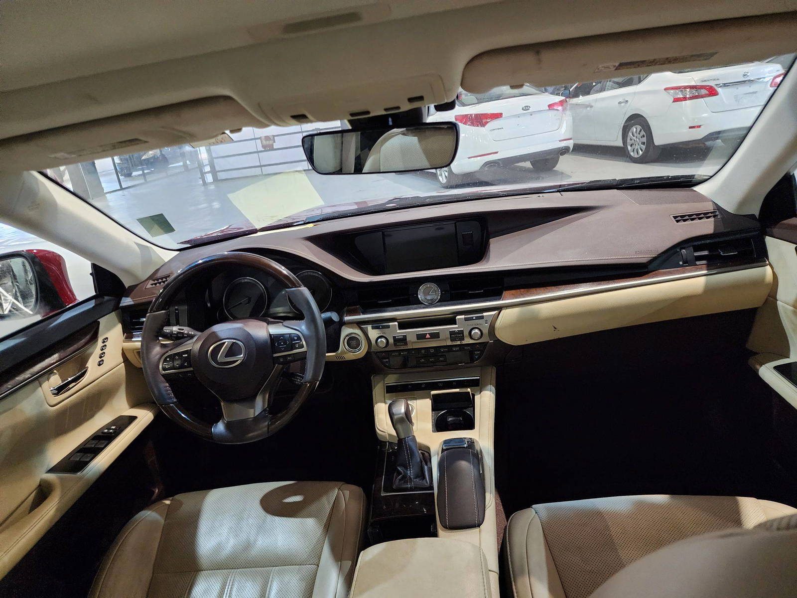 2017 LEXUS ES 350 — 33381 Miles — Lot GXHU061876 — Al Quoz - Marhaba Auctions Used Cars - Image 8