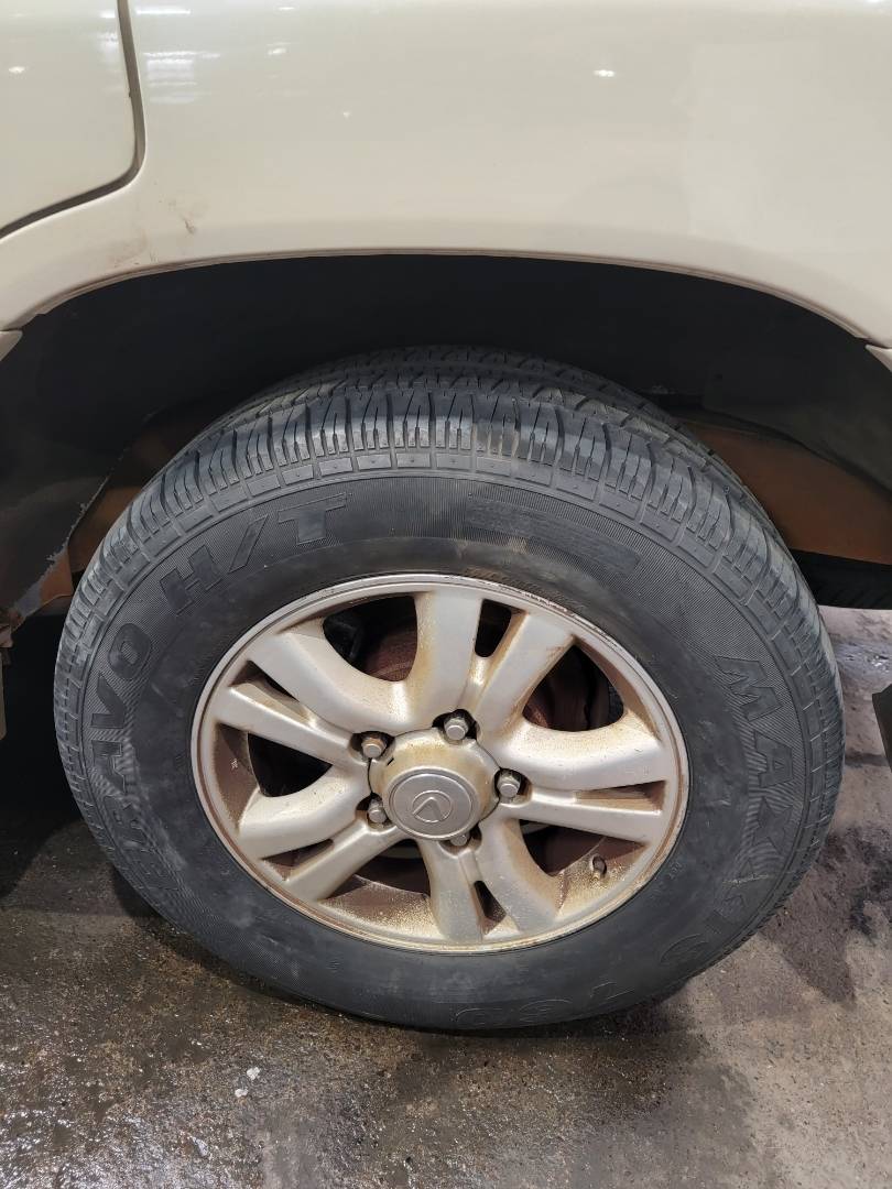2005 LEXUS LX 470 — 270672 Miles — Lot 548994 — Main - Marhaba Auctions Used Cars - Image 9